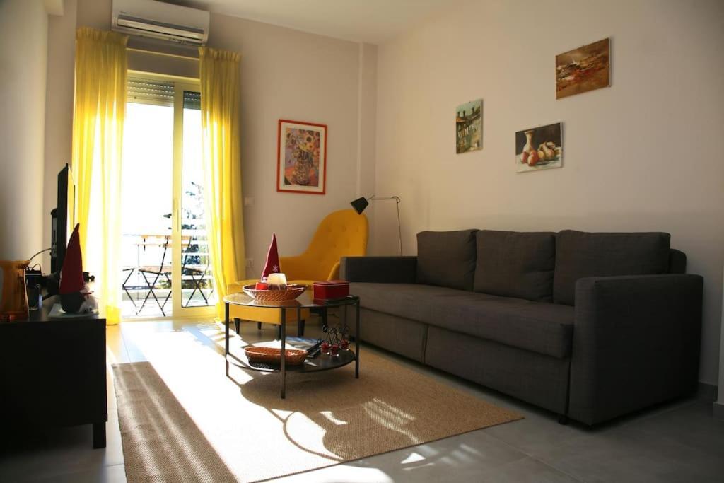 Lovely Sea Front Apartment Итеа Екстериор снимка