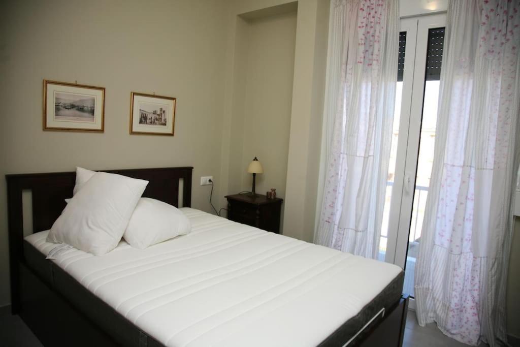 Lovely Sea Front Apartment Итеа Екстериор снимка
